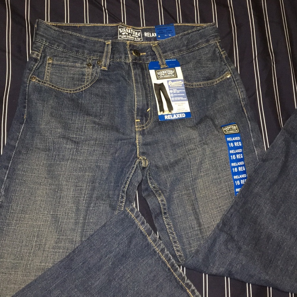 ❌ SOLD ❌ Levi Strauss & Co. Relaxed Fit Jeans